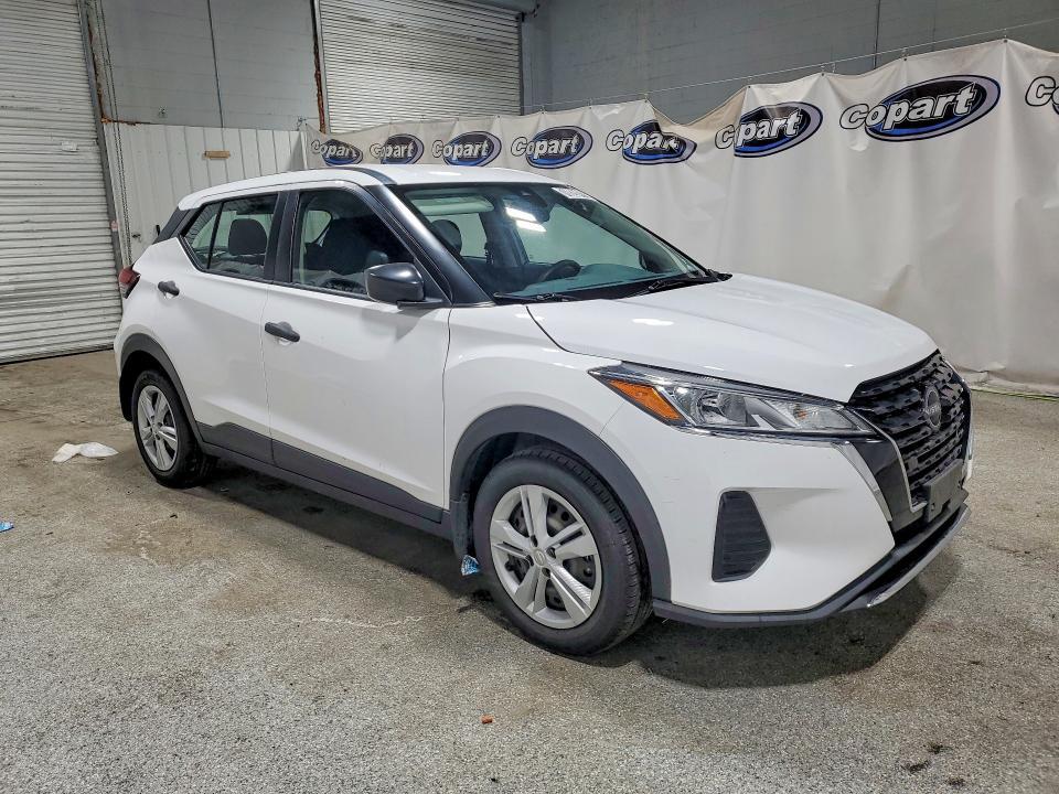 2023 Nissan Kicks s