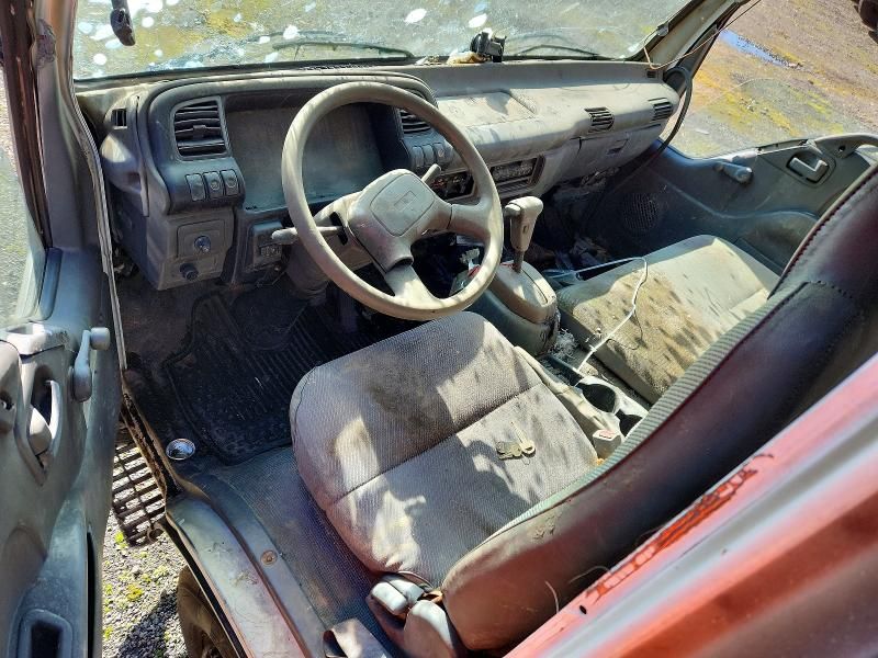 2003 Chevrolet W4500 BOX Truck