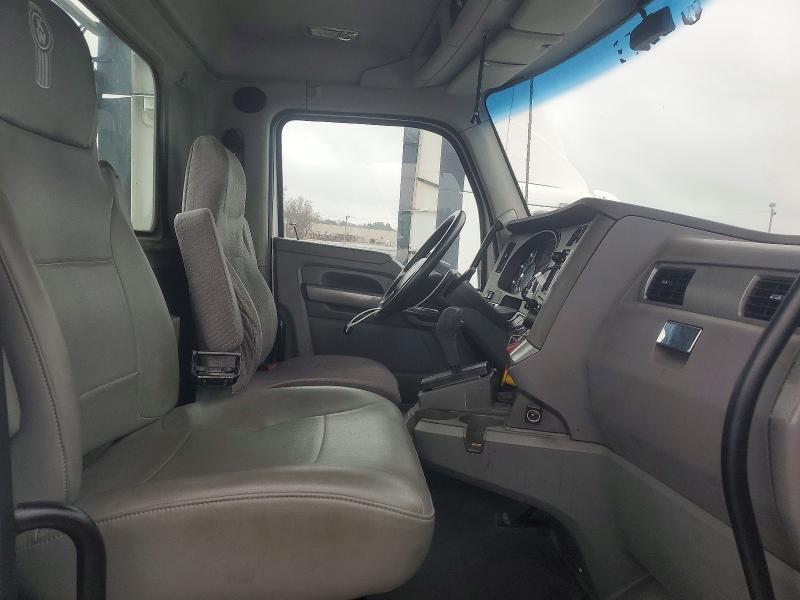 2015 Kenworth T680 Semi Truck