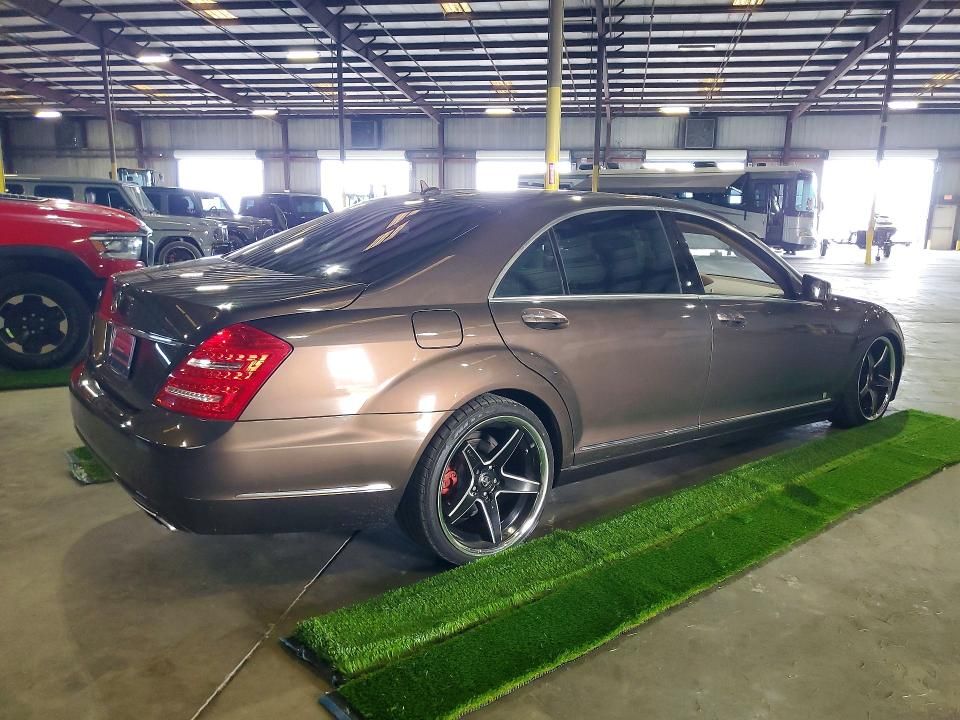 2010 Mercedes-Benz S 550