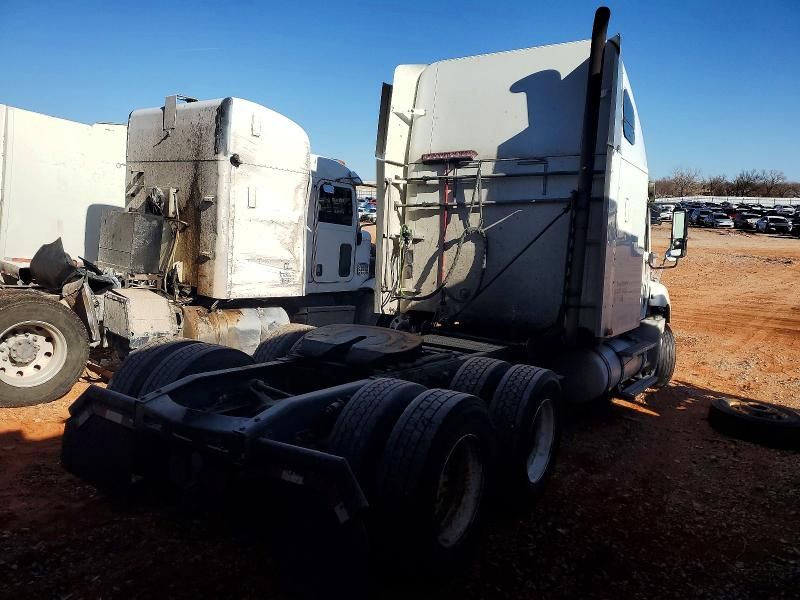 2010 Freightliner Columbia 120 Semi Truck