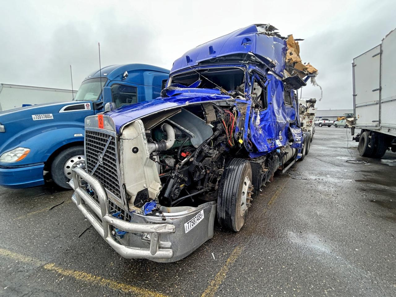 2015 Volvo VNL Semi Truck