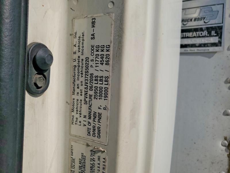 2007 Hino 268 BOX Truck