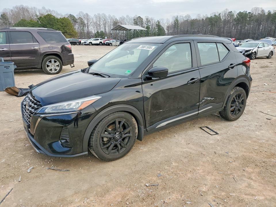 2024 Nissan Kicks sr