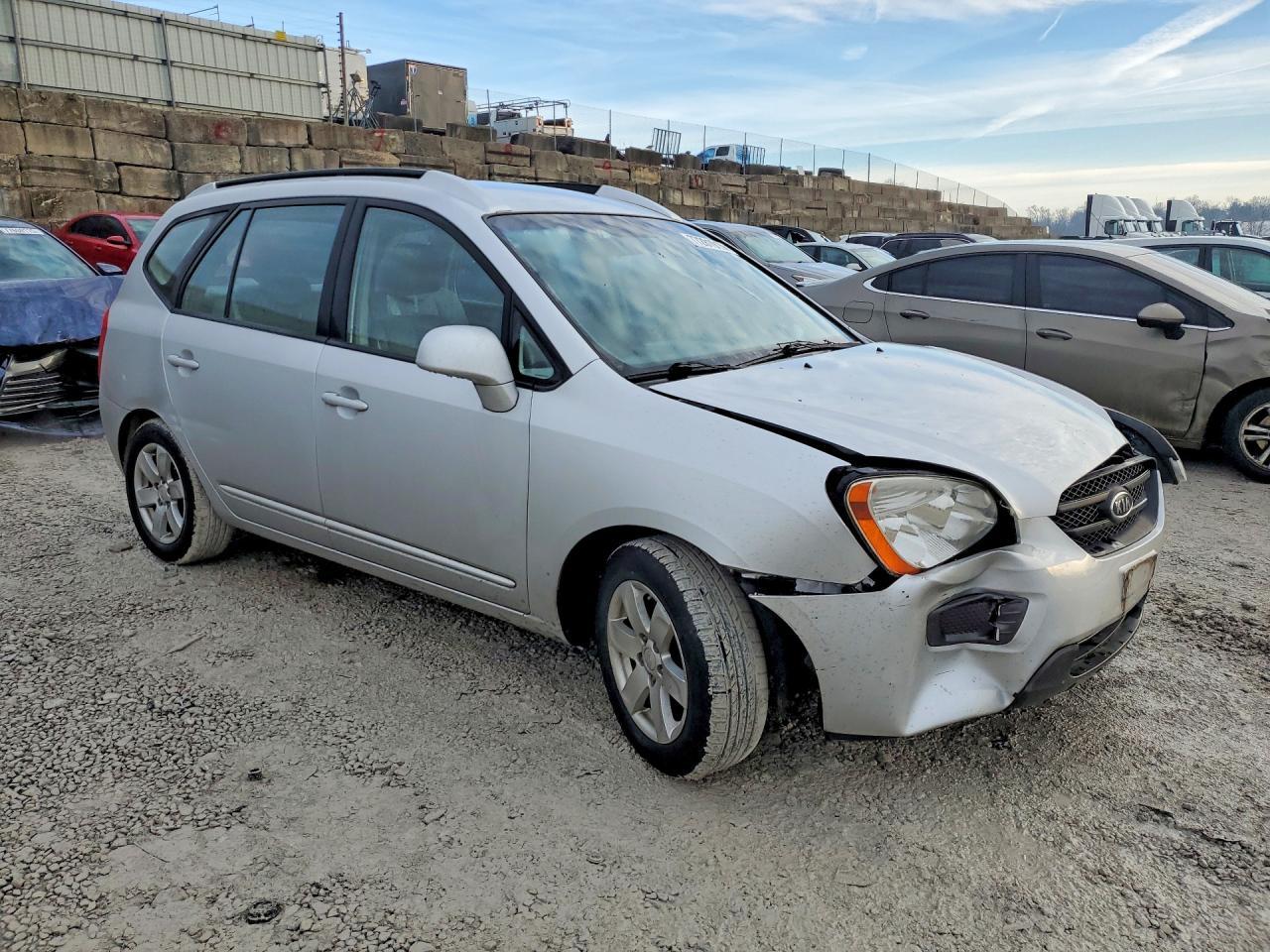 2007 KIA Rondo