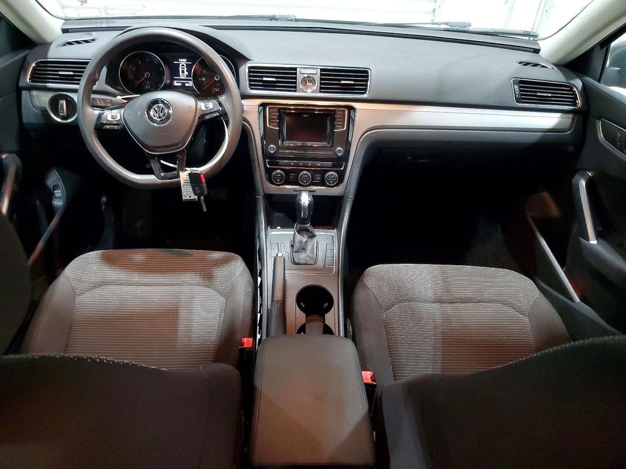 2017 Volkswagen Passat s