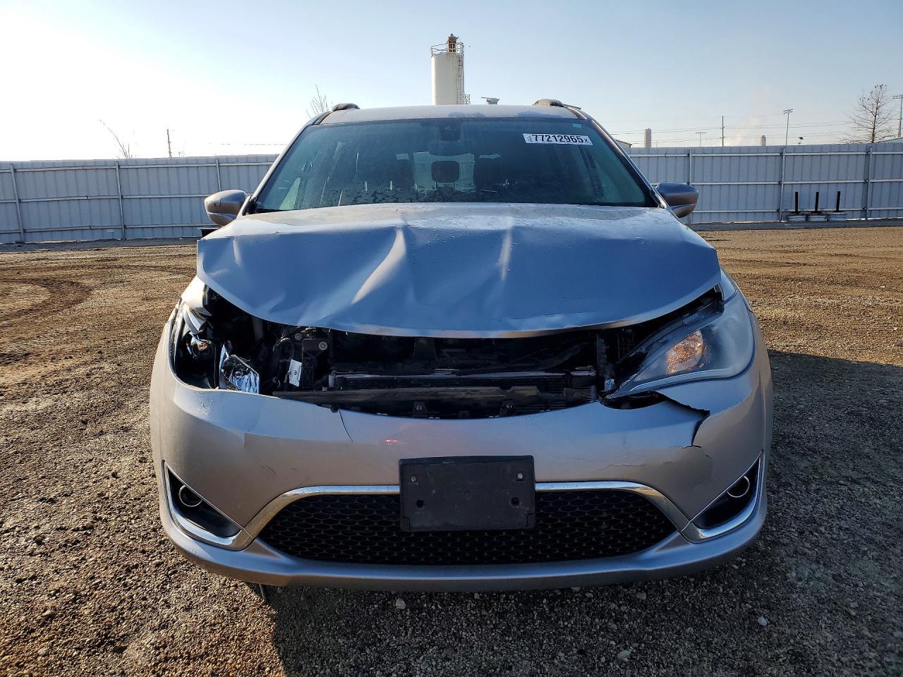 2017 Chrysler Pacifica Touring l