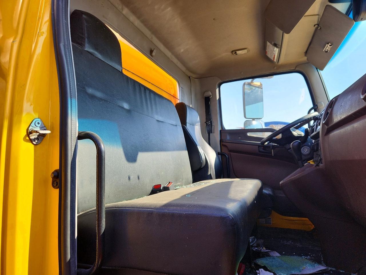 2023 Hino L6 BOX Truck