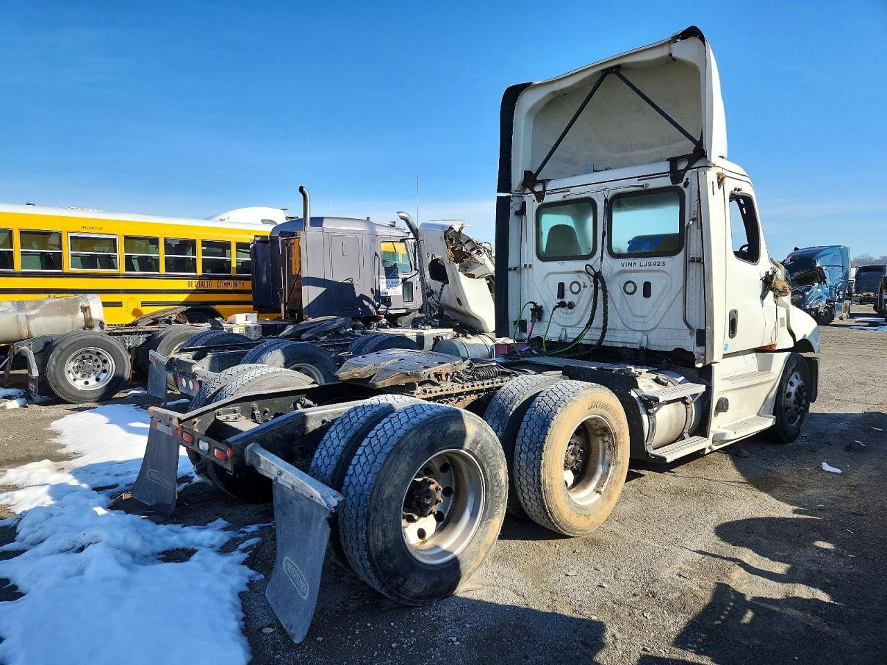 2020 Freightliner Cascadia 126 Semi Truck
