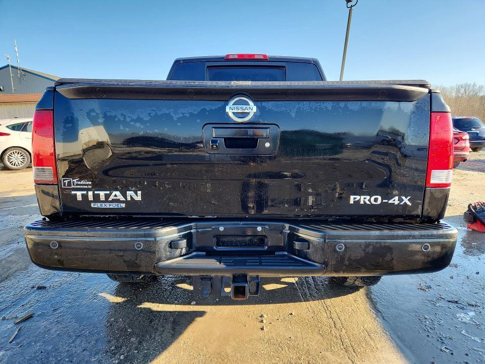 2013 Nissan Titan SV