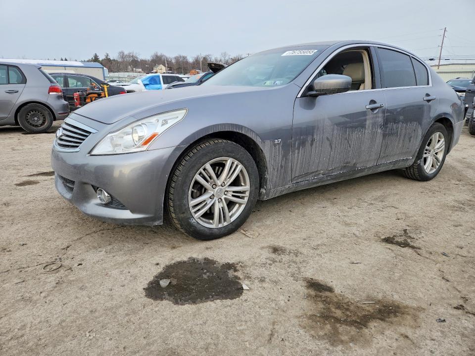 2015 Infinity Q40