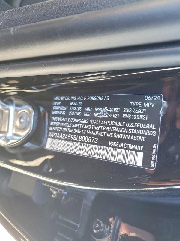2025 Porsche Macan Base