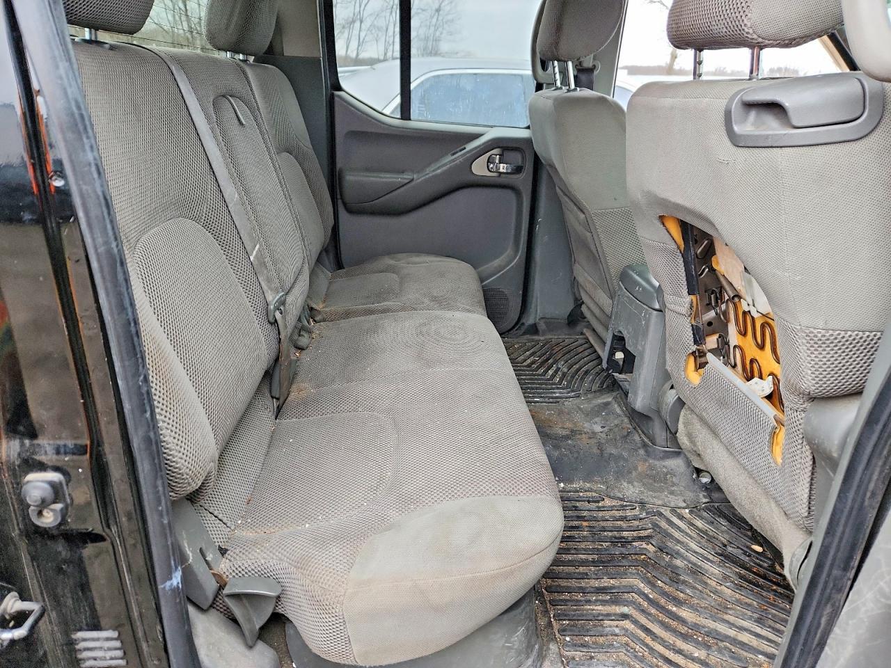 2006 Nissan Frontier Crew cab le