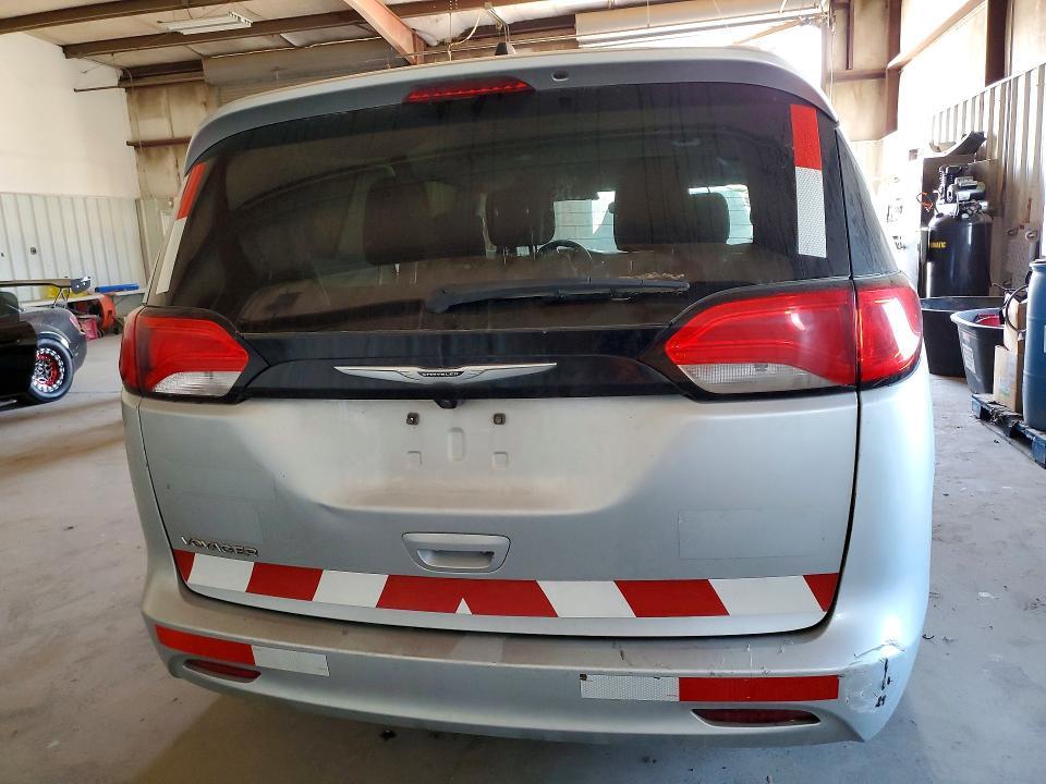 2023 Chrysler Voyager lx