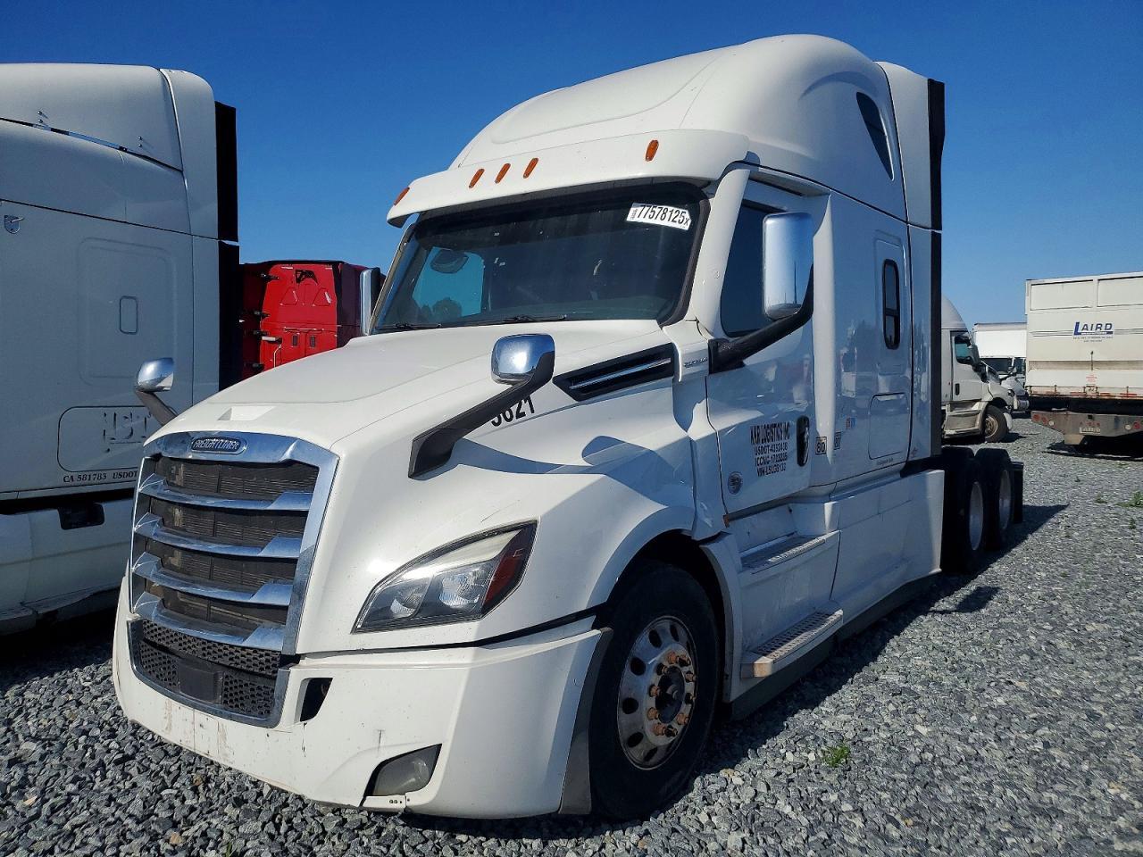 2020 Freigliner 2020 Freightliner Cascadia 126 Semi Truck