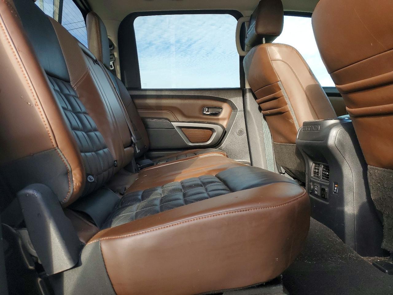 2019 Nissan Titan xd sl