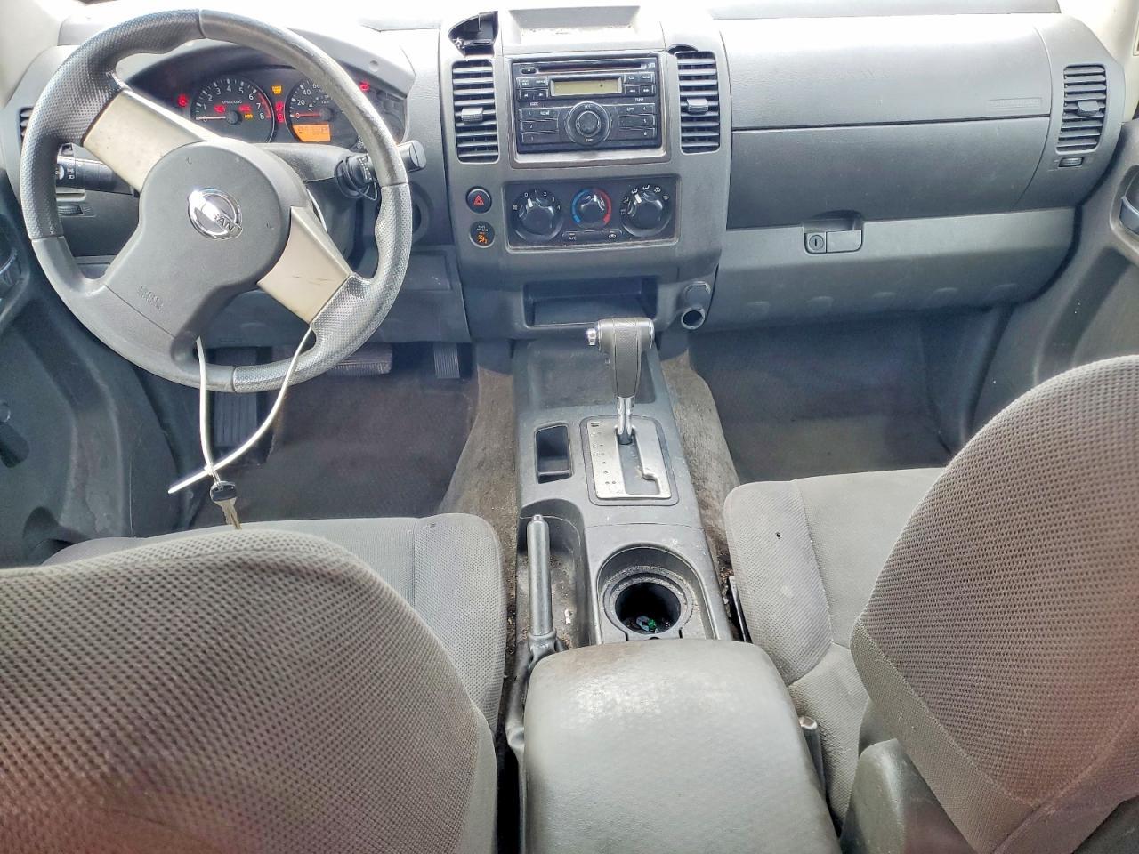2010 Nissan Frontier King cab se