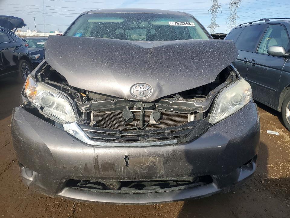2012 Toyota Sienna le