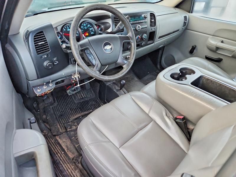 2009 Chevrolet Silverado Flatbed Truck