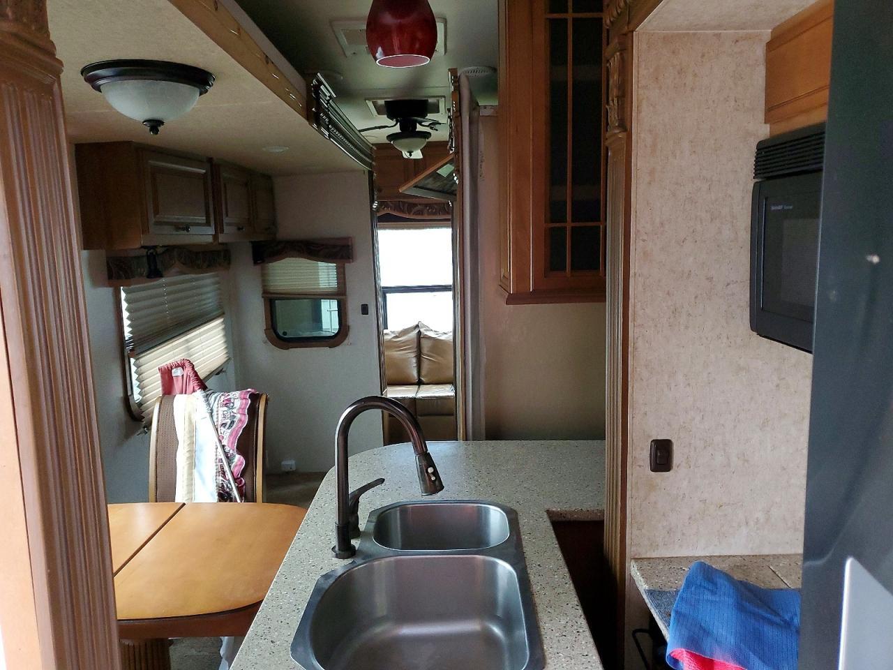 2012 Heartland Rv SEN Antoni Landmark Camper