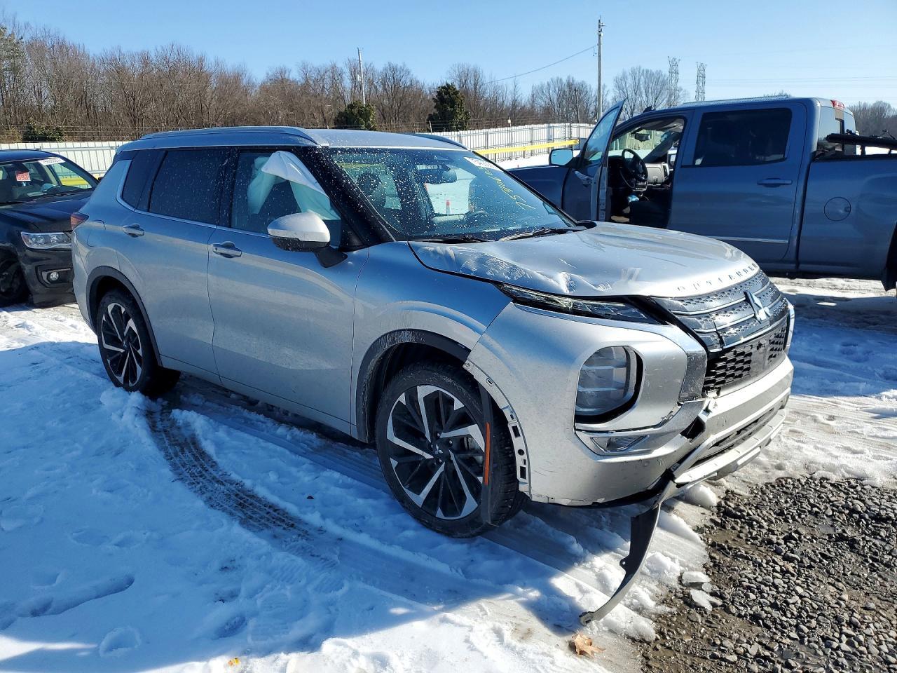 2023 Mitsubishi Outlander sel