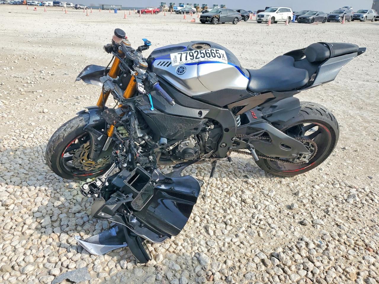2015 Yama YZFR1