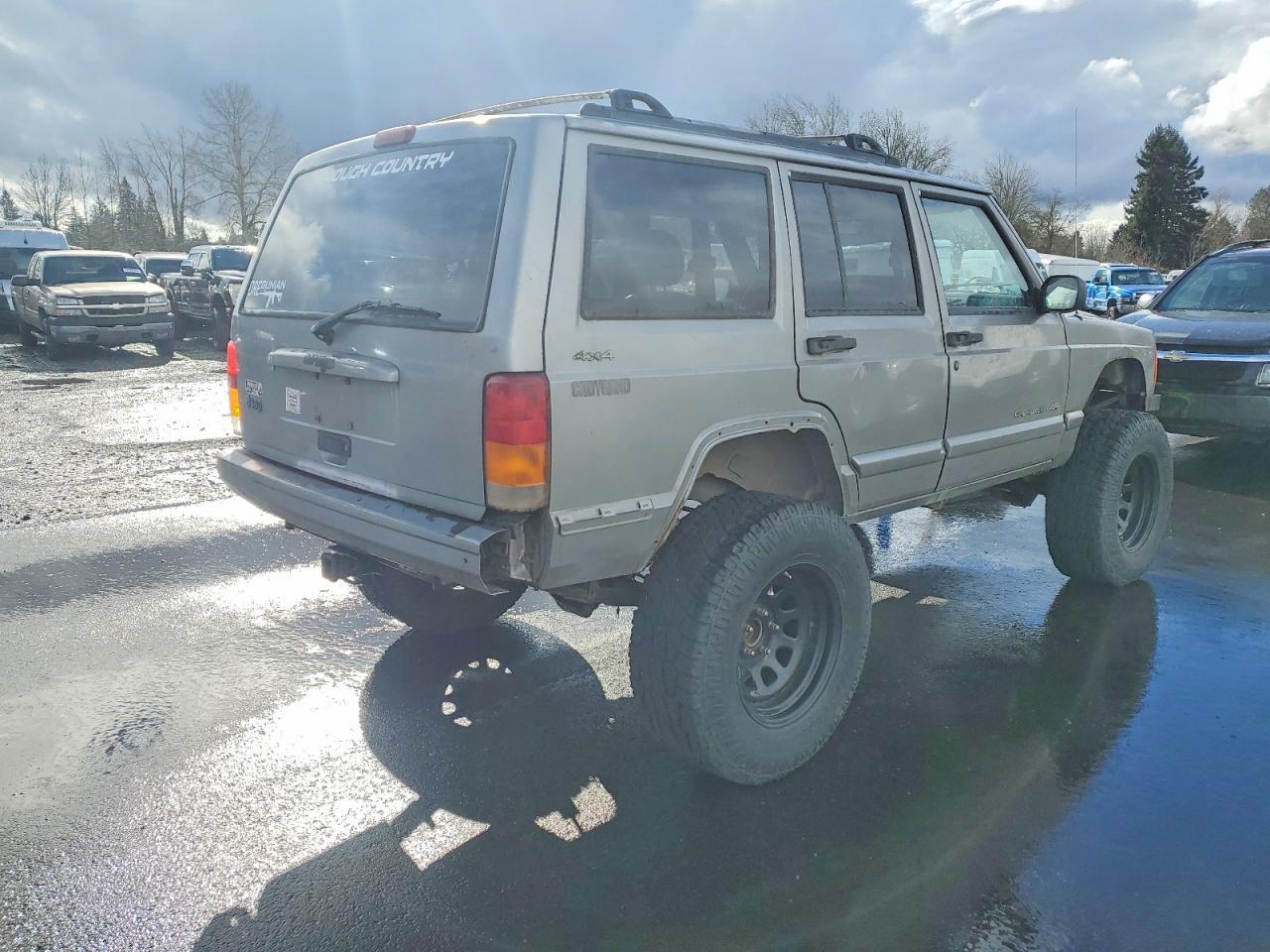 2000 Jeep Cherokee