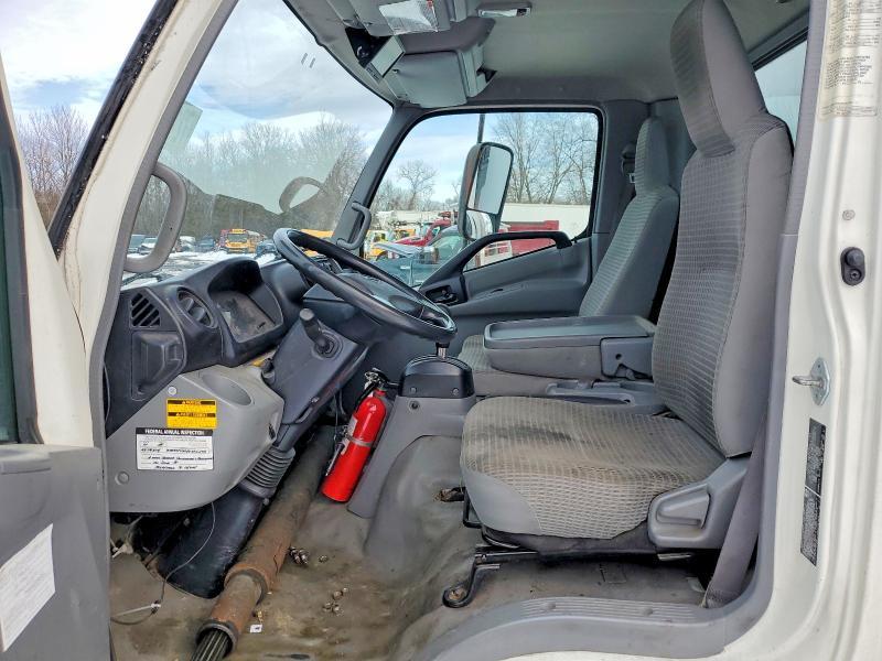 2015 Hino 195 BOX Truck