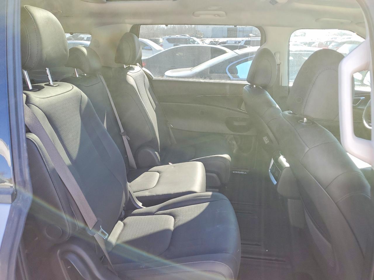 2025 KIA Carnival sx