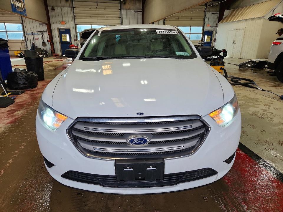 2015 Ford Taurus se