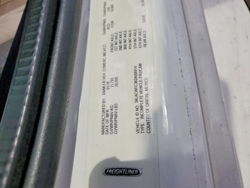 2019 Freightliner M2 106 MED-Semi Truck