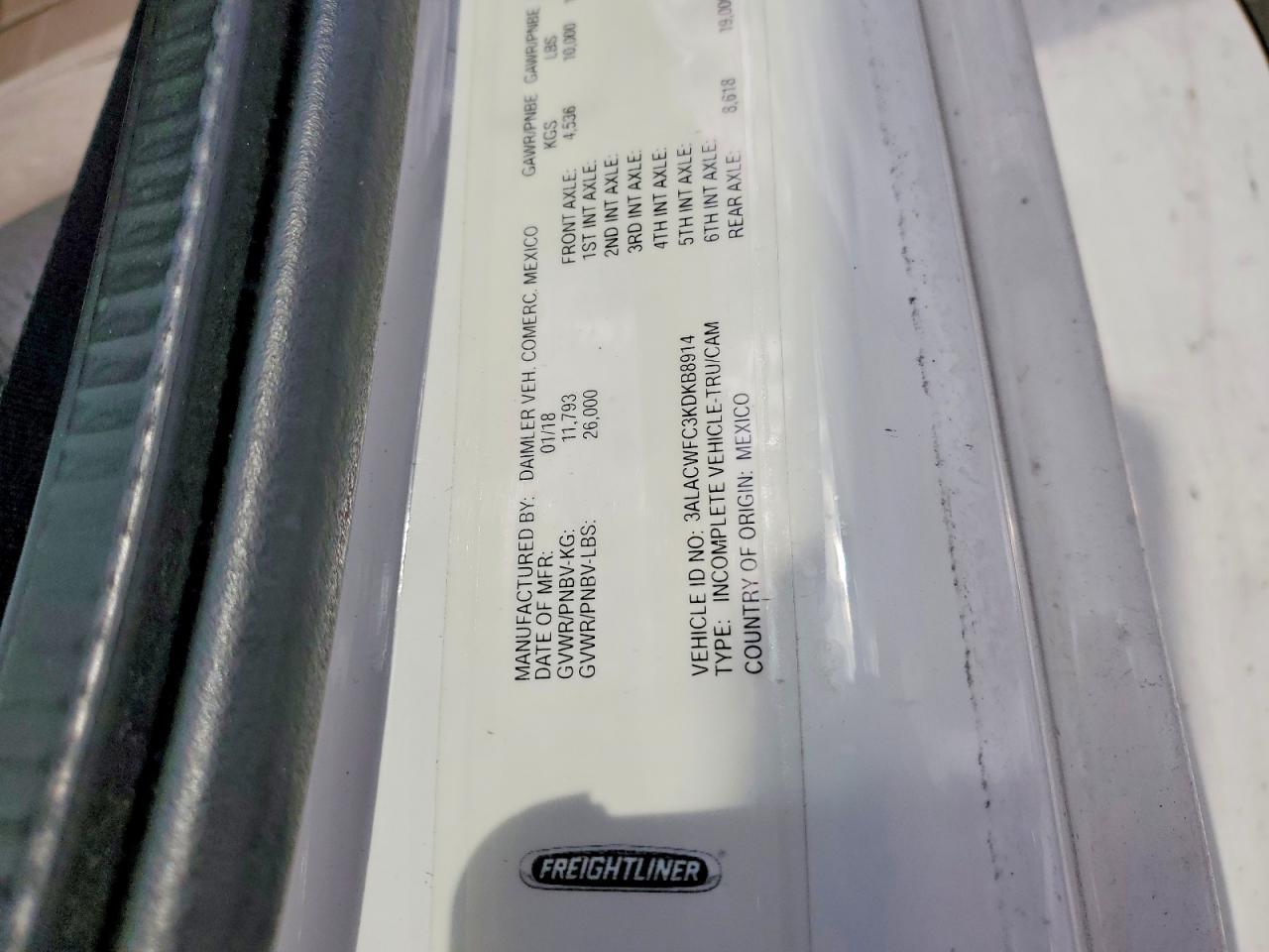 2019 Freightliner M2 106 MED-Semi Truck