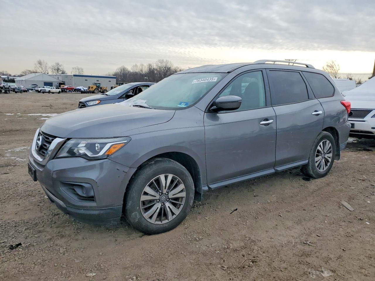 2017 Nissan Pathfinder s