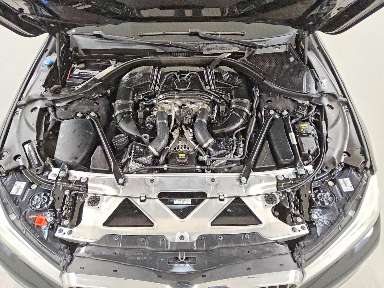 2016 BMW 750 xi