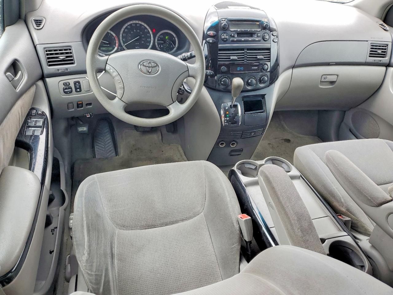 2004 Toyota Sienna ce