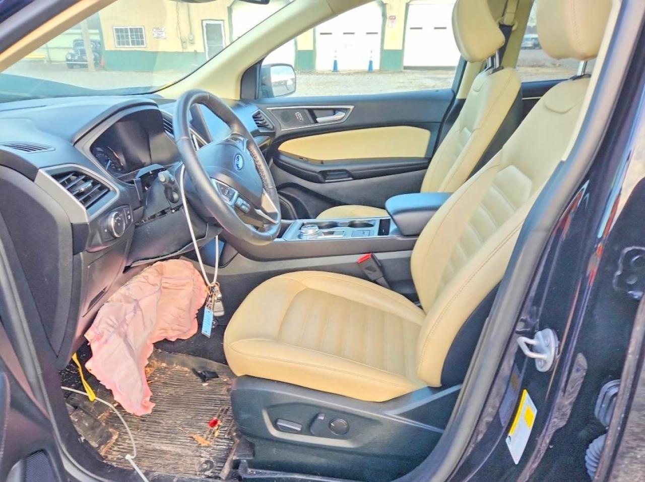 2022 Ford Edge sel