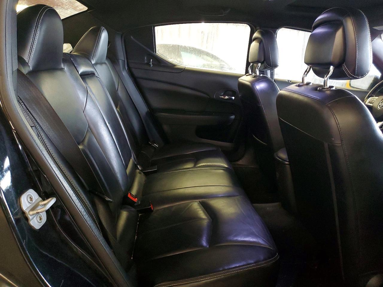 2011 Dodge Avenger lux