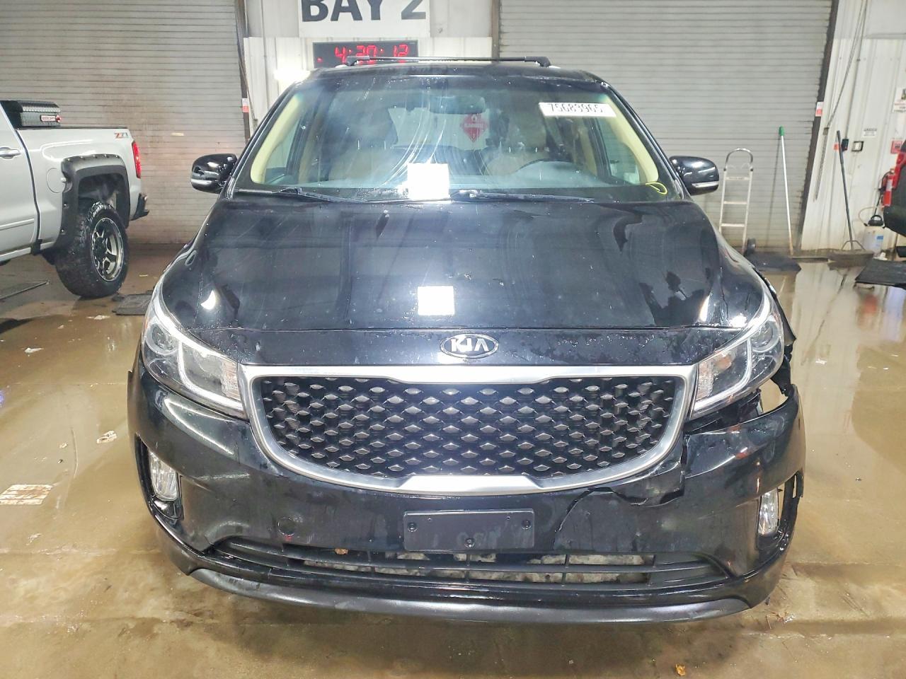 2015 KIA Sedona sx