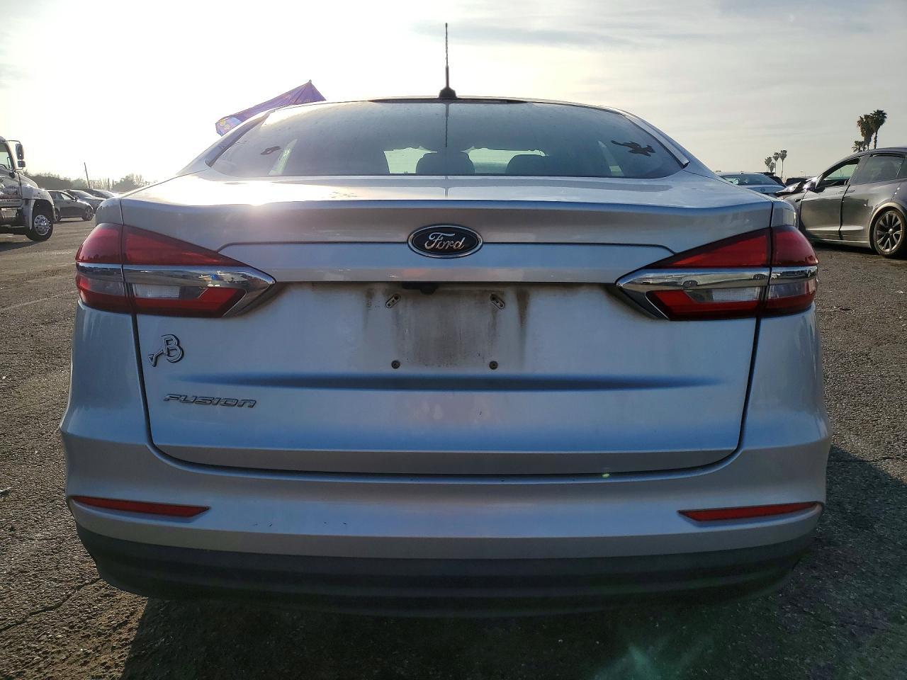 2019 Ford Fusion s