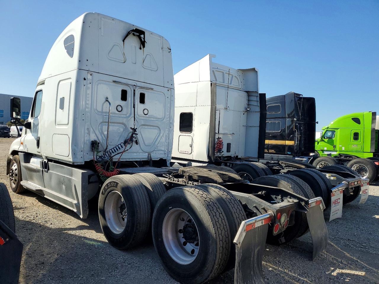 2016 Freightliner Cascadia 125 Semi Truck