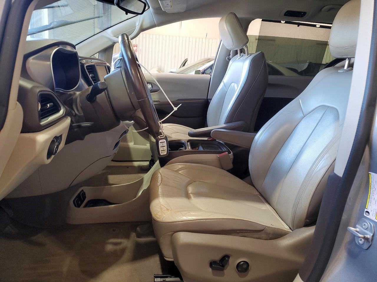 2018 Chrysler Pacifica Touring l