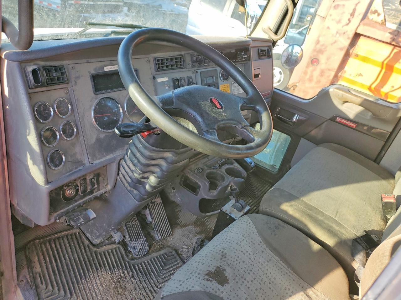 2017 Kenworth Construction T370