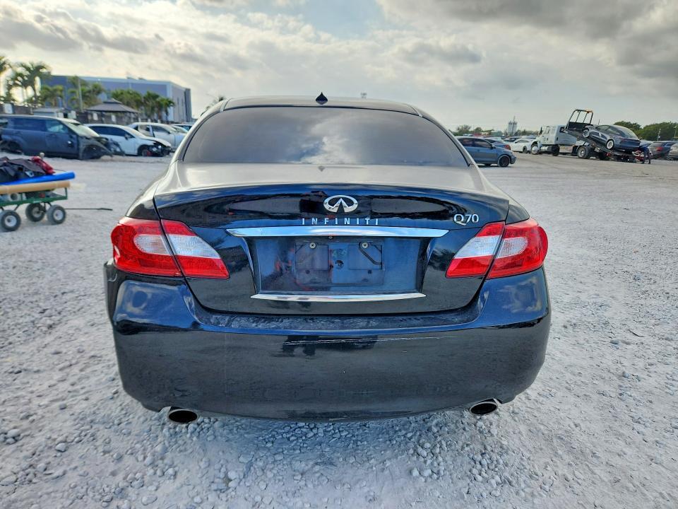 2014 Infiniti Q70 3.7