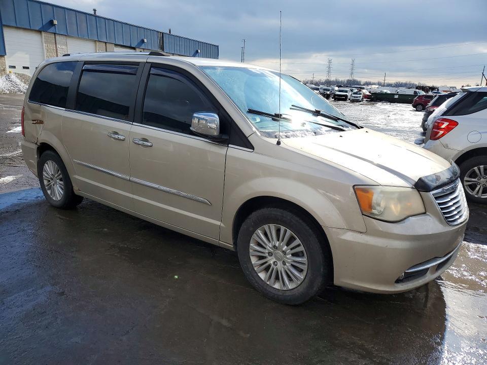 2013 Chrysler Town & Country Limited
