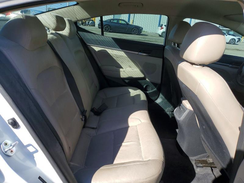 2017 Hyun Elantra gt Automatic