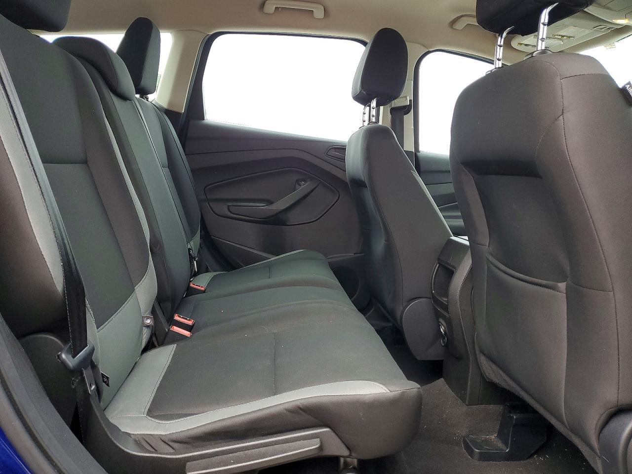 2016 Ford Escape s