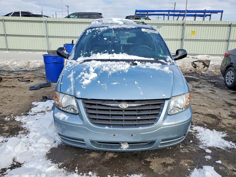 2005 Chrysler Town & Country