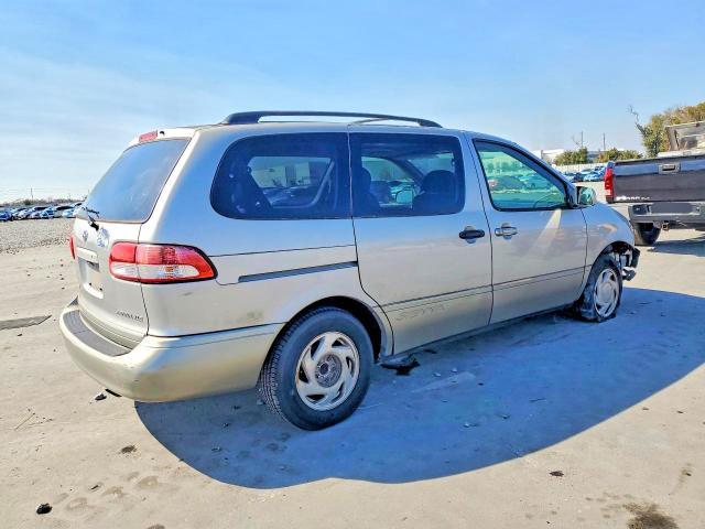 2003 Toyota Sienna xle