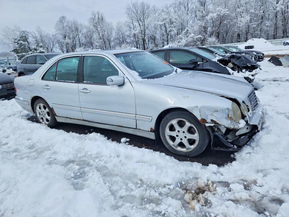 2002 Mercedes-Benz E 320