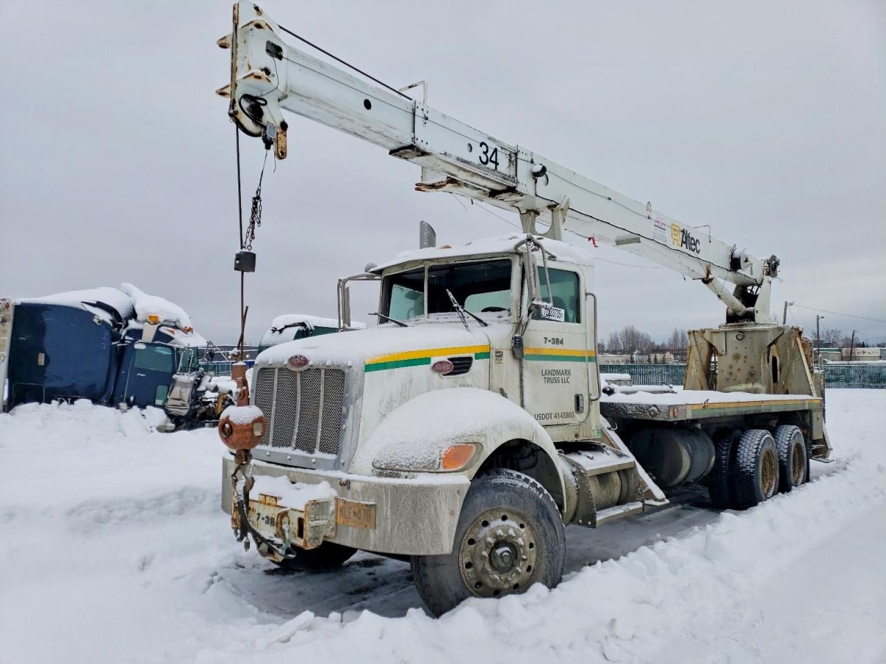 2008 Peterbilt Tractor 2008 Peterbilt 340 Crane Truck